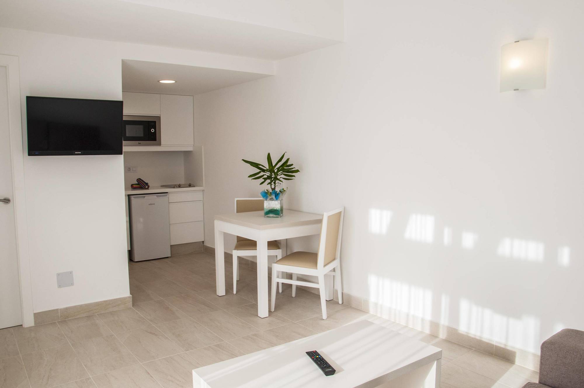 Sagitario Menorca Mar Adults Only Aparthotel Cala'N Bosch  Exteriör bild
